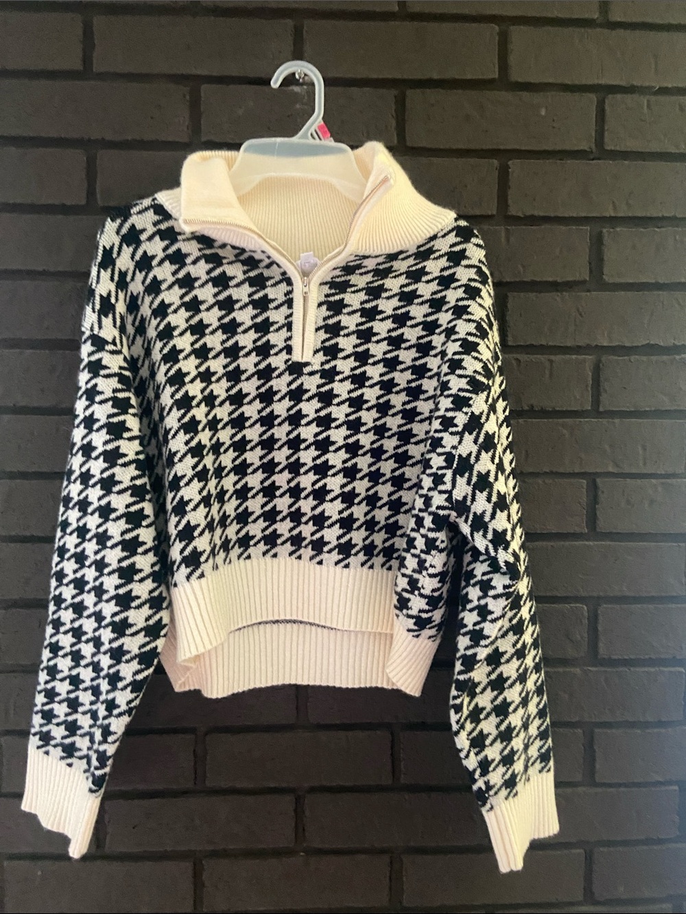 Women’s Houndstooth Half-Zip Sweater - Cream & Black